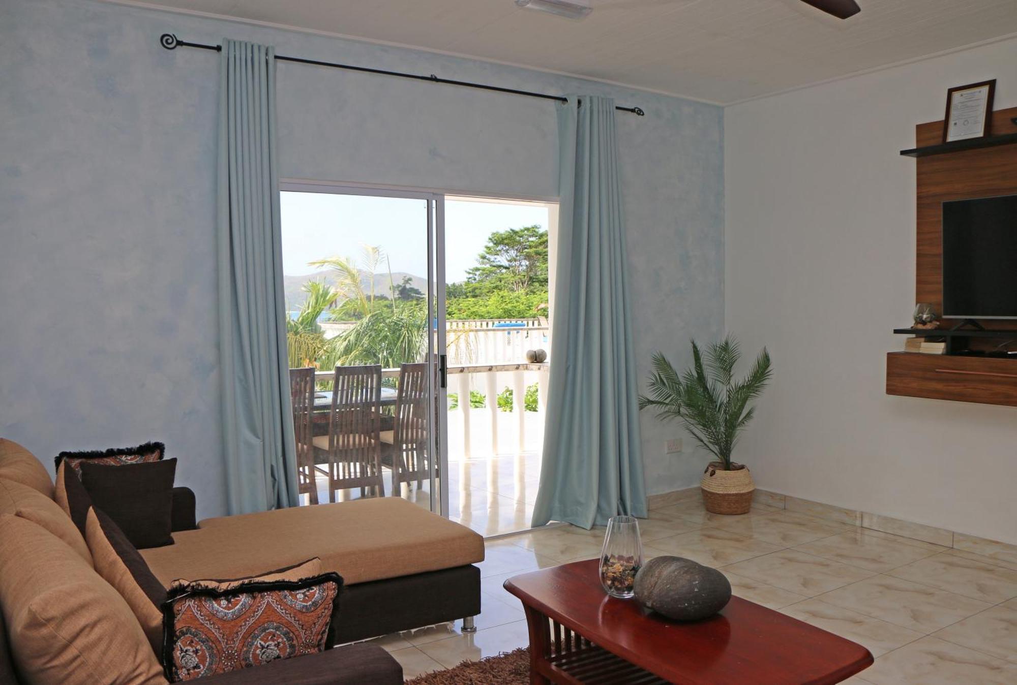 Apartmán Ocean Blue Bay Anse Volbert Village Exteriér fotografie